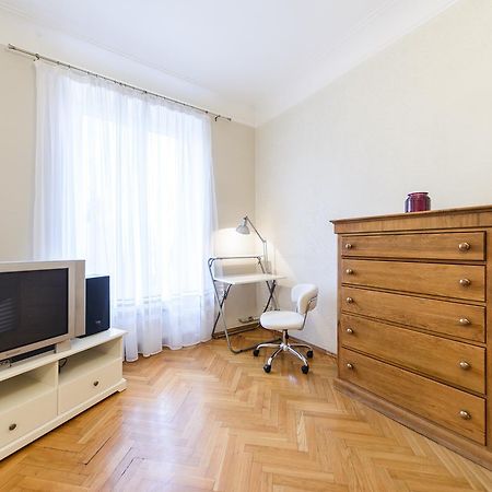 Apartment Near Olympic Stadium Kyiv Exterior photo