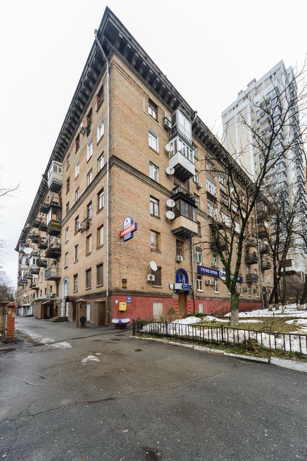 Apartment Near Olympic Stadium Kyiv Exterior photo
