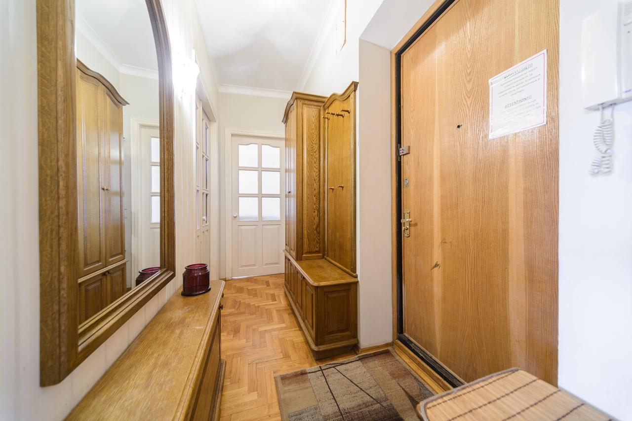 Apartment Near Olympic Stadium Kyiv Exterior photo